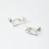 white quartz & AKOYA pearl pierced earrings